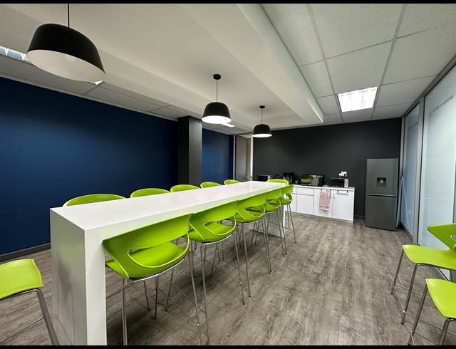 133M² OFFICE TO LET IN IRENE